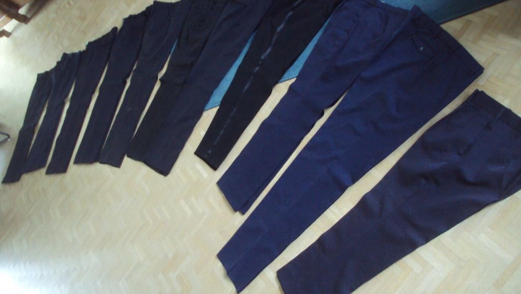 lot 11 pantalons de costume, militaire ou de police, Enlèvement ou Envoi