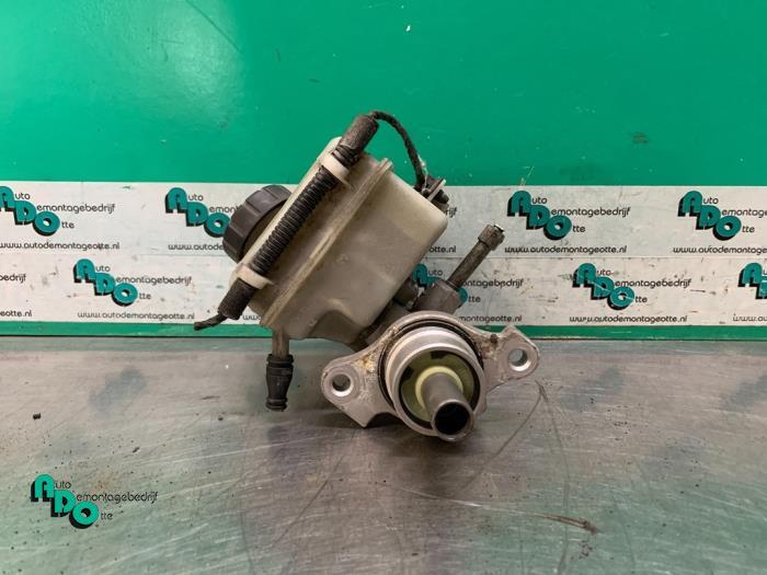 Hoofdremcilinder van een Opel Astra (Astra H 04-), Gebruikt, -, -, Opel