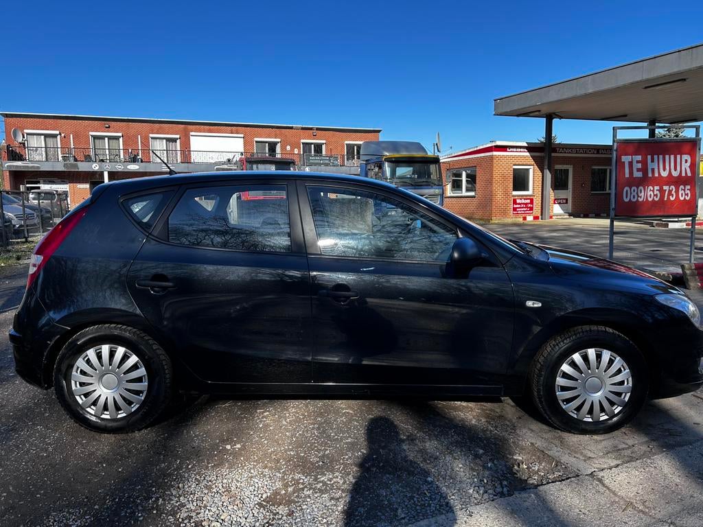 Hyundai i30 1.4 essence km148.000 bj2009 approuvée pour VRK, Autos, Hyundai, Achat, Entreprise, Noir, 5 portes