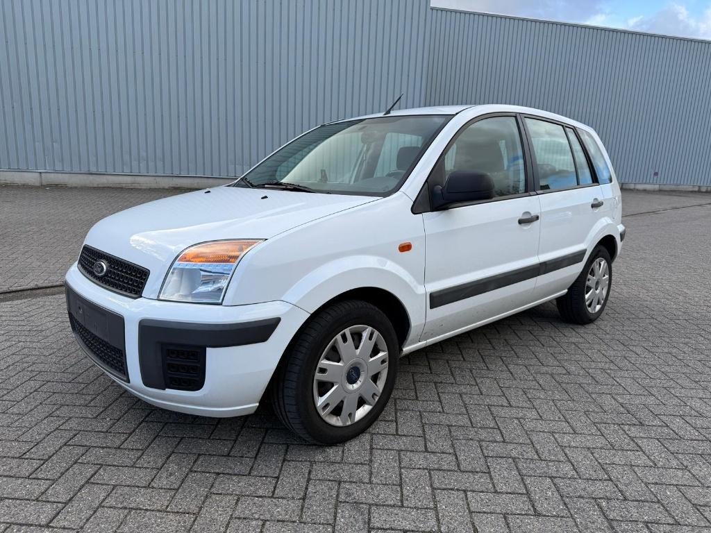 Ford Fusion 1.4 essence année 2012 77000 km bon état, Autos, Euro 5, Achat, Noir, 5 portes