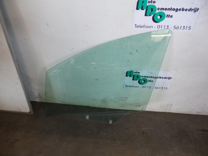 Vitre portière 4portes avant gauche d'un Peugeot 307, Autos : Pièces & Accessoires, -, Utilisé, -, Peugeot