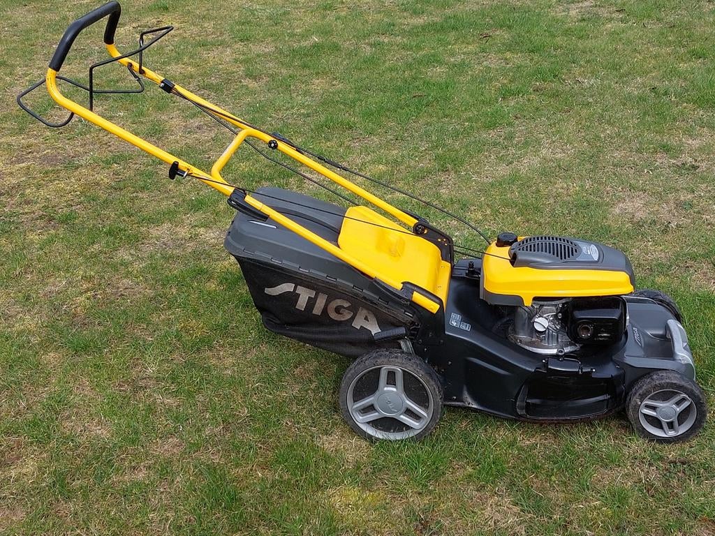 Tondeuse autotractée Stiga  Honda 5,5cv, Enlèvement