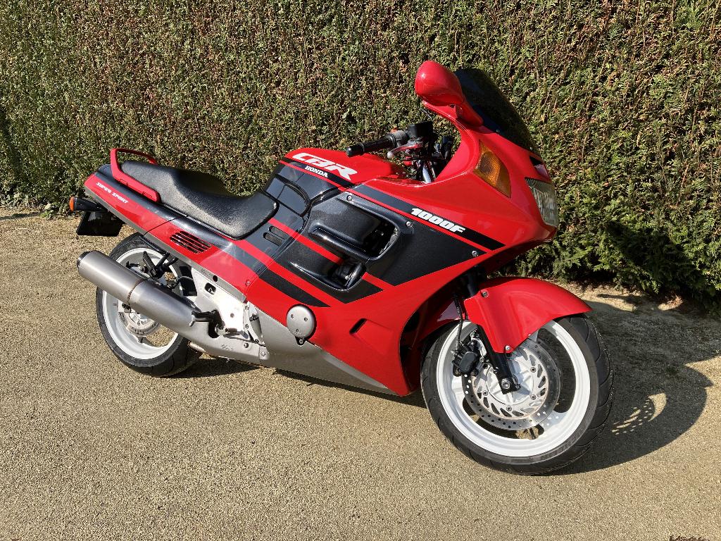 Honda CBR 1000F 1991 ancêtre en bon état!, Plus de 35 kW, 4 cylindres, 1000 cm³, Sport