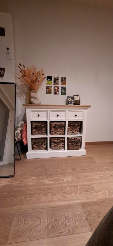 Ladekast met manden, Enlèvement