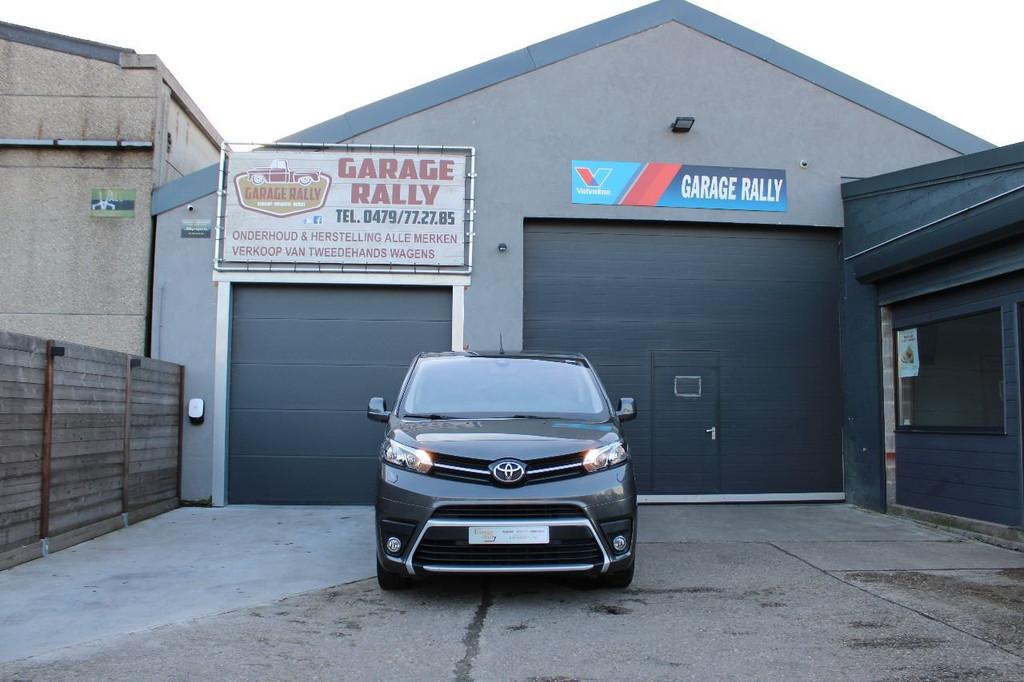 Toyota ProAce L1 Kombi 8+1 zitplaatsen Trekhaak (bj 2020), Stof, Gebruikt, ProAce, 185 g/km