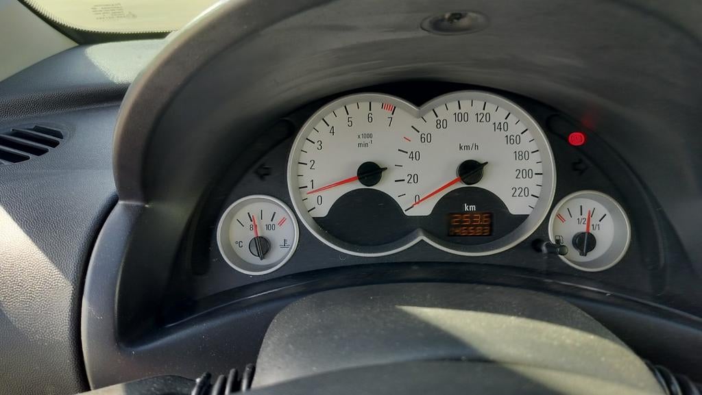 Opel Corsa, Autos : Divers, Haut-parleurs voiture