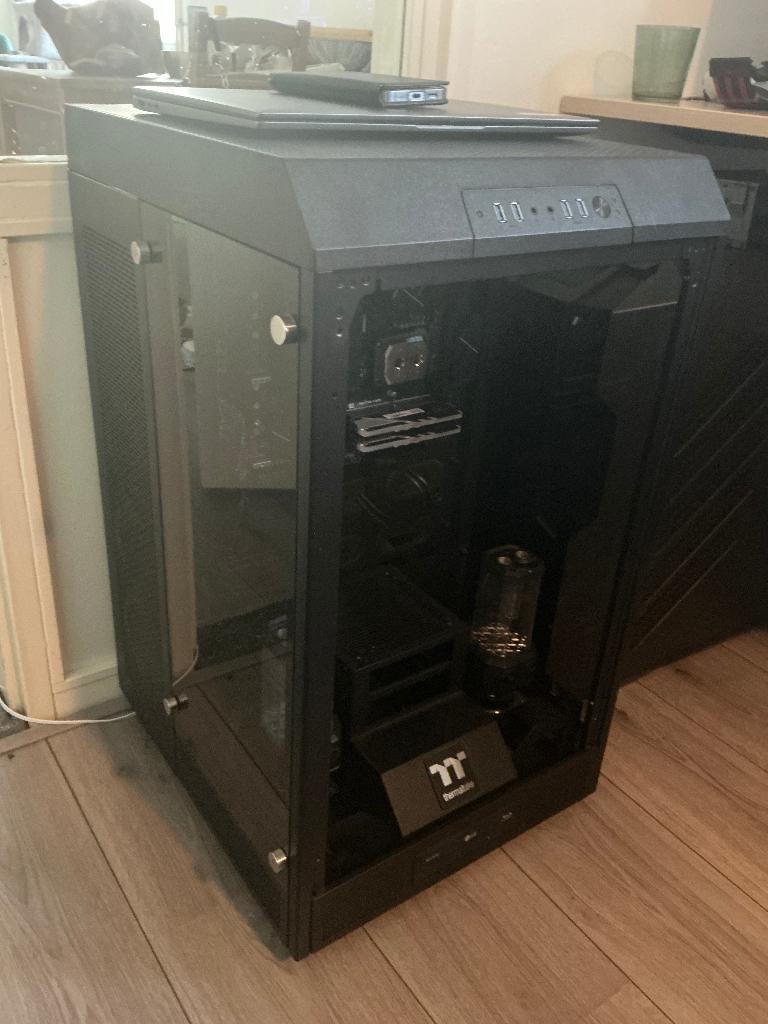 Refroidissement par eau personnalisé à base de Nice, Informatique & Logiciels, Boîtiers d'ordinateurs, Enlèvement, Comme neuf