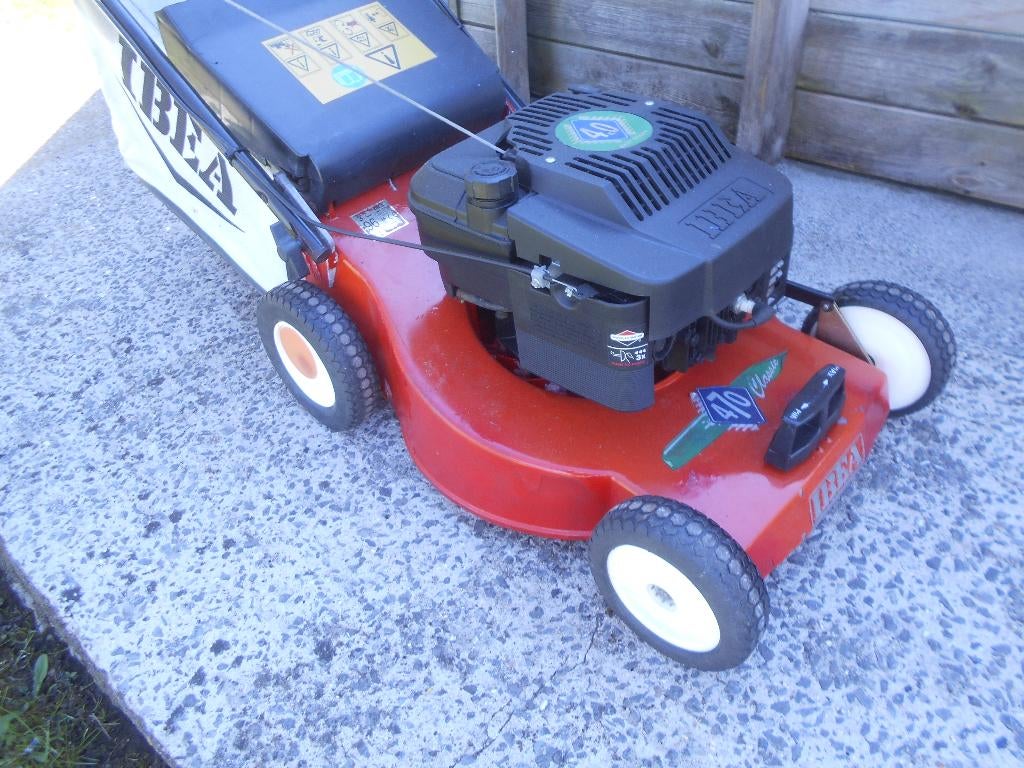 Tondeuse NON-Tractée  châssis aluminium, Jardin & Terrasse, Tondeuses à gazon, Comme neuf, Tondeuses à gazon à essence, 40 à 49 cm