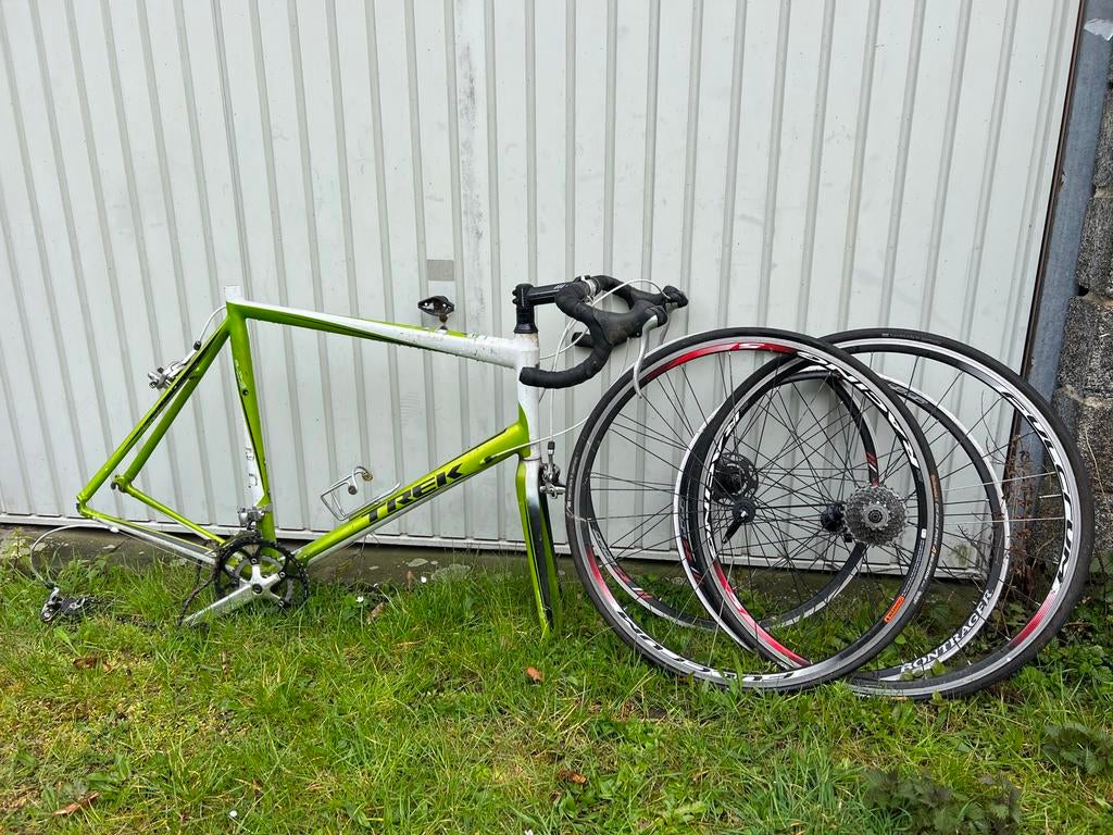 Trek racefiets met 2 wielsets €25, Ophalen