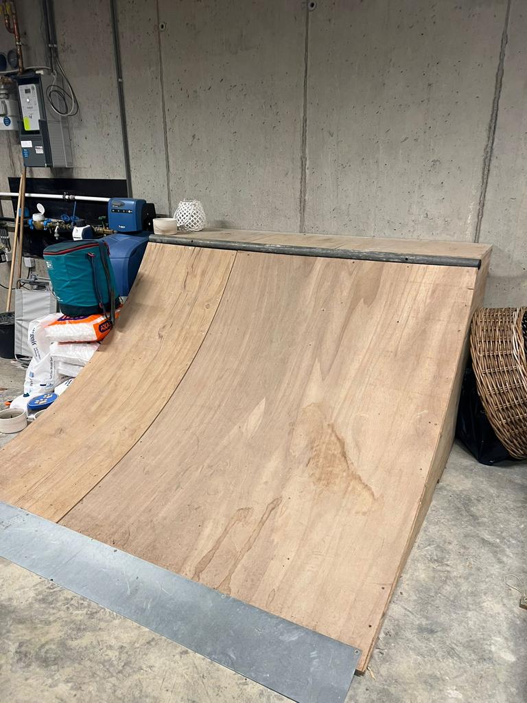 Skate ramp, 2x dezelfde quarter pipe, Ophalen, Zo goed als nieuw, Skateboard