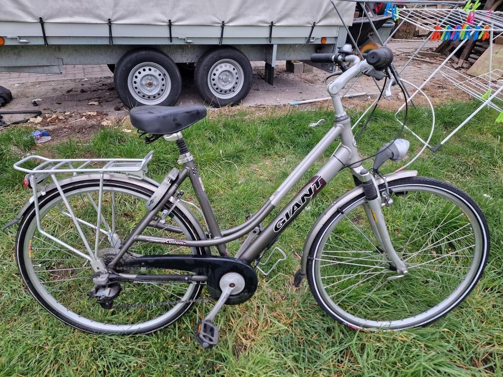 Damesfiets giant custom 28" 50 cm, Fietsen en Brommers, Ophalen, Gebruikt, Versnellingen, Giant