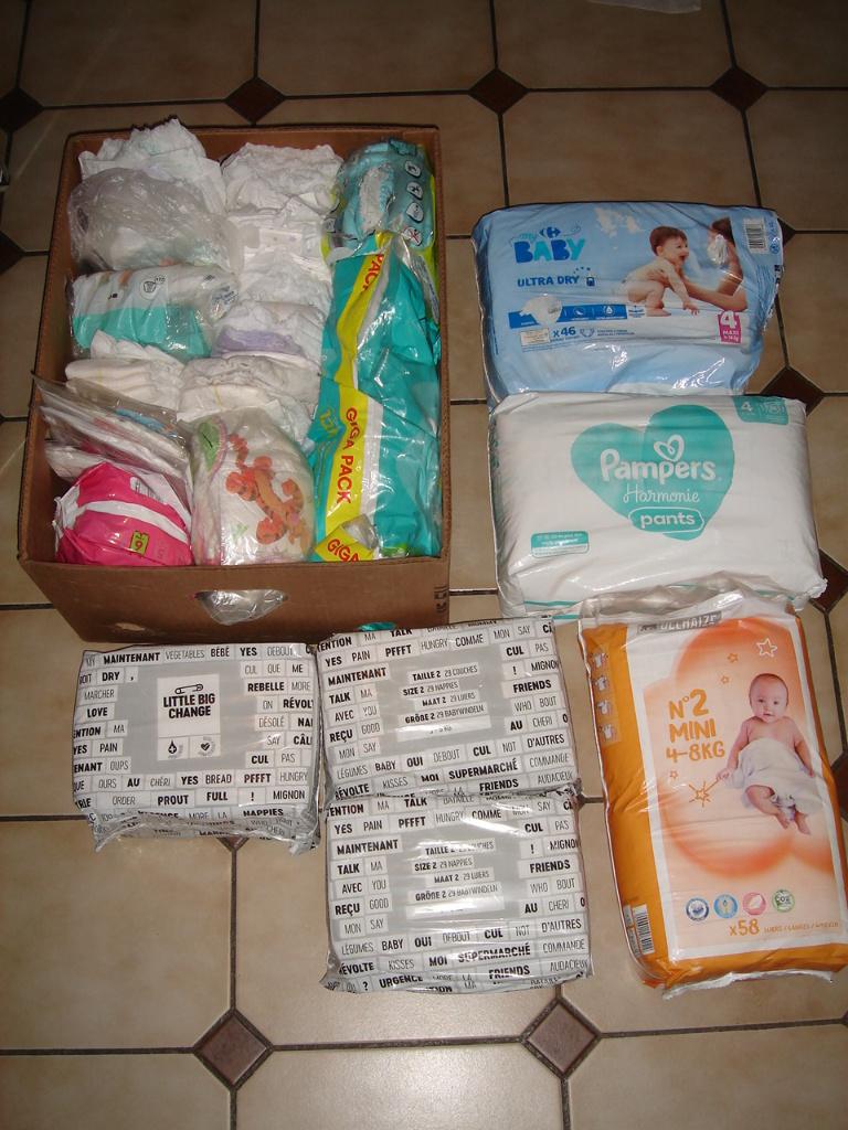 LOT DE COUCHES PAMPERS, Enlèvement, Neuf