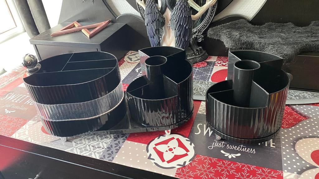 Lot de 2 organisateurs de maquillage rotatifs, Bijoux, Sacs & Beauté, Beauté | Cosmétiques & Maquillage, Utilisé, Maquillage, Enlèvement