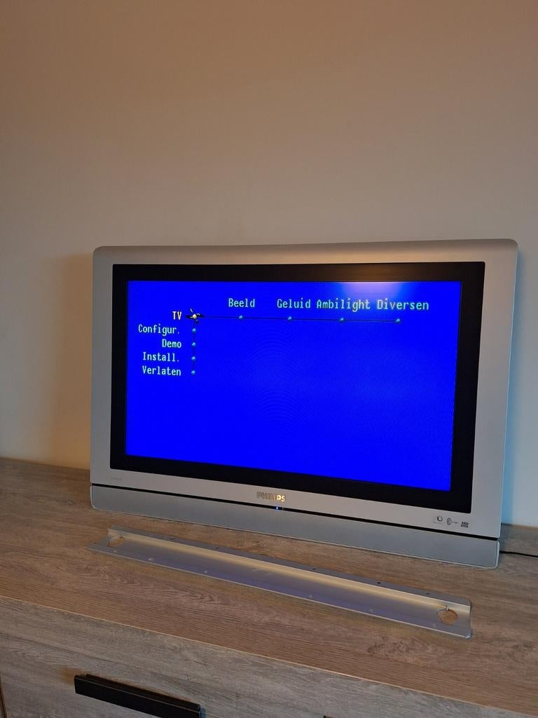 Téléviseur à écran plat large Philips compatible HD, TV, Hi-fi & Vidéo, Télévisions, Philips, Enlèvement