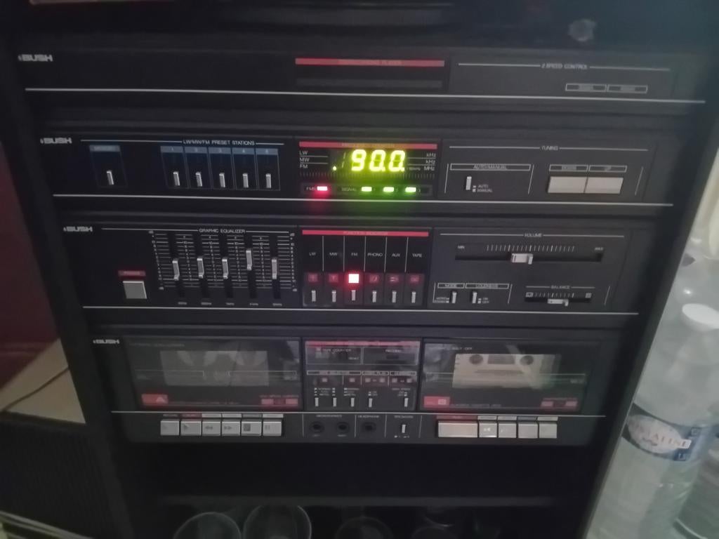 Chaîne- hifi Bush et son meuble des années 80, Enlèvement, Utilisé, Tuner ou Radio, Autres marques