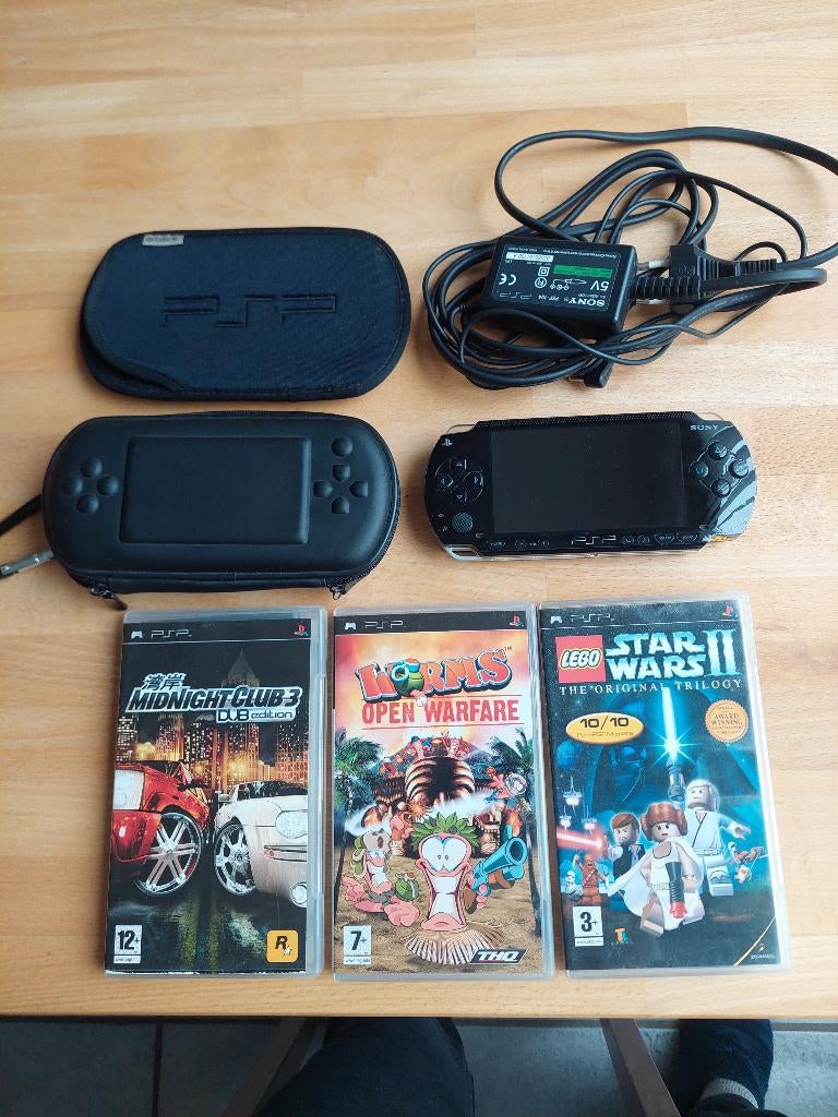 PSP 1000 van Sony met 3 games, Games en Spelcomputers, Ophalen, Zo goed als nieuw