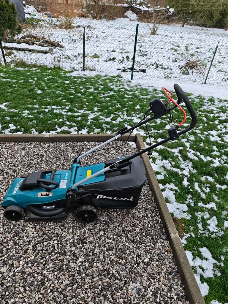 Tondeuse electrique Makita avec fil, Jardin & Terrasse, Enlèvement, Comme neuf, Bac de ramassage