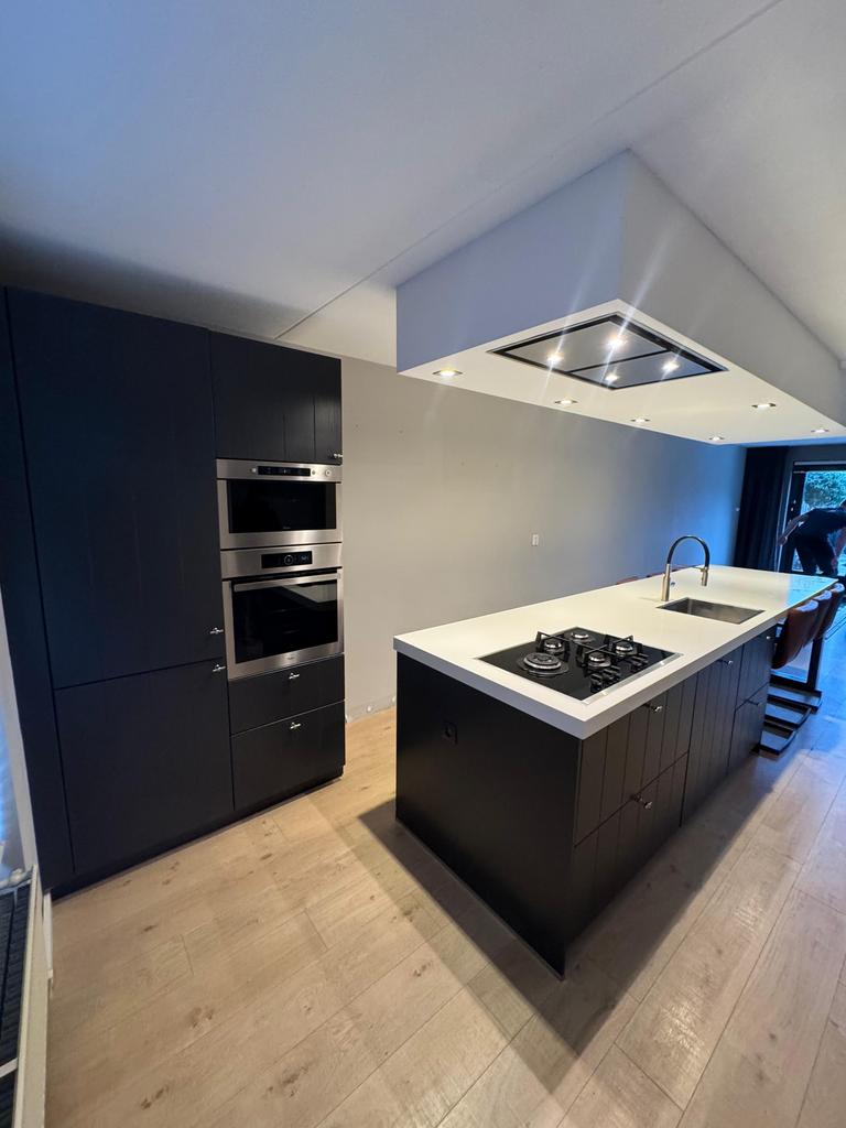 Îlot de cuisine complètement propre + équipement + DÉMONTÉ