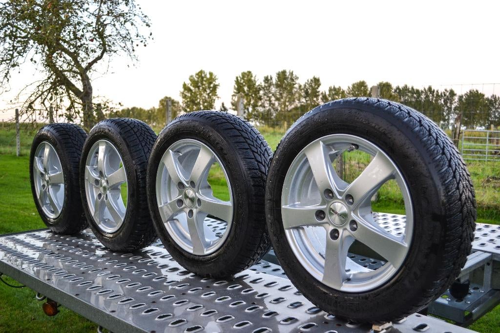 Wintervelgen MINI -- 185/60R15 - DUNLOP WINTER RESPONSE, Auto's, Mini, Alcantara, Bedrijf, 3 deurs, Rood