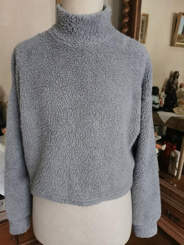 Mooie warme teddy fleece trui van Bershka, Maat 38/40 (M), Zo goed als nieuw, Grijs, Bershka