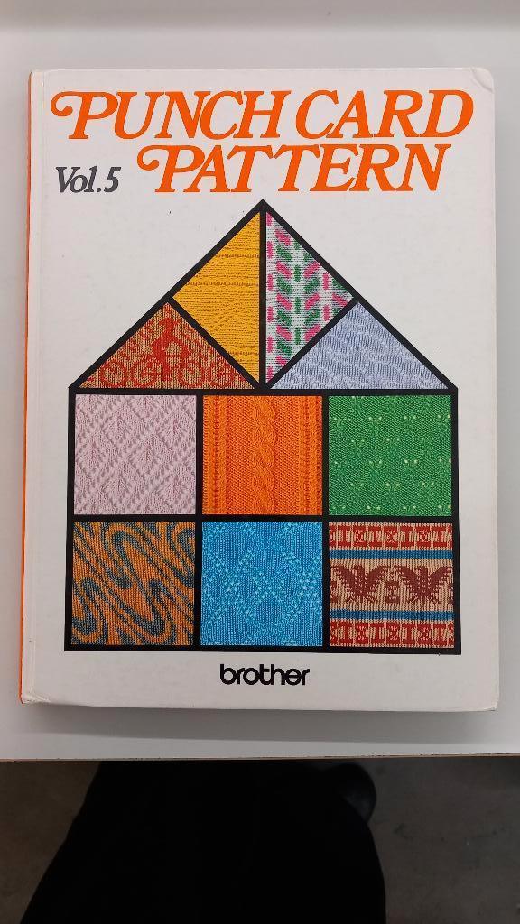 Brother breimachine boek punchcard pattern Vol. 5, Hobby en Vrije tijd, Ophalen of Verzenden, Gebruikt, Breien, Patroon of Boek