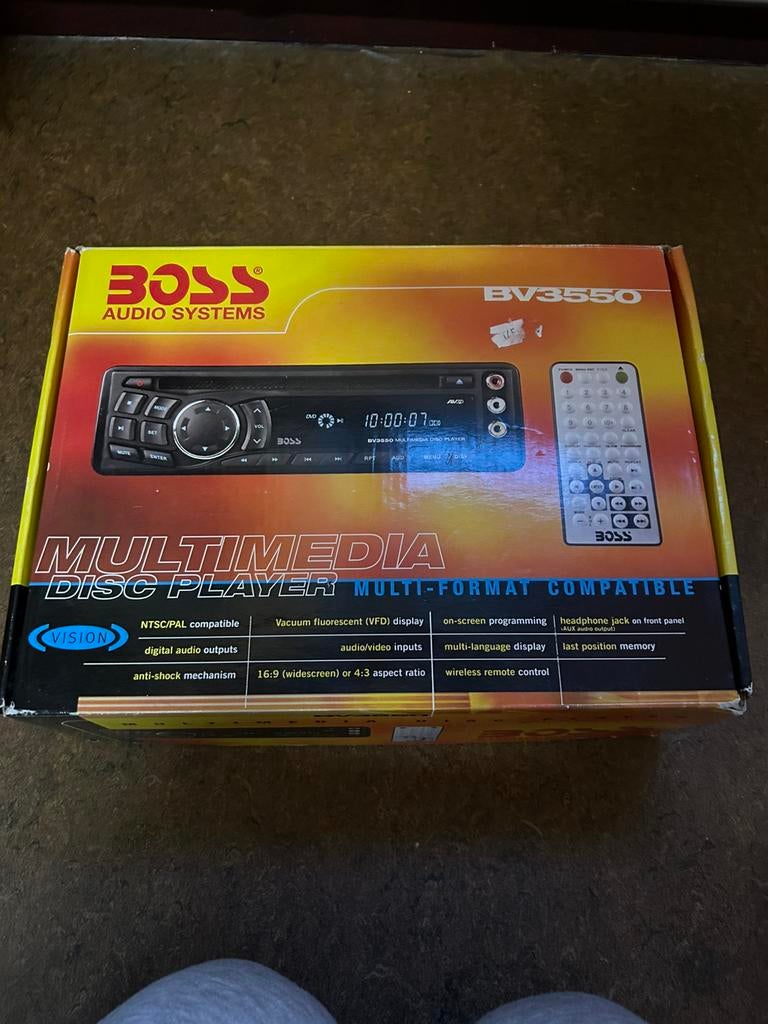 Auto radio nog nieuwe, Ophalen, Zo goed als nieuw