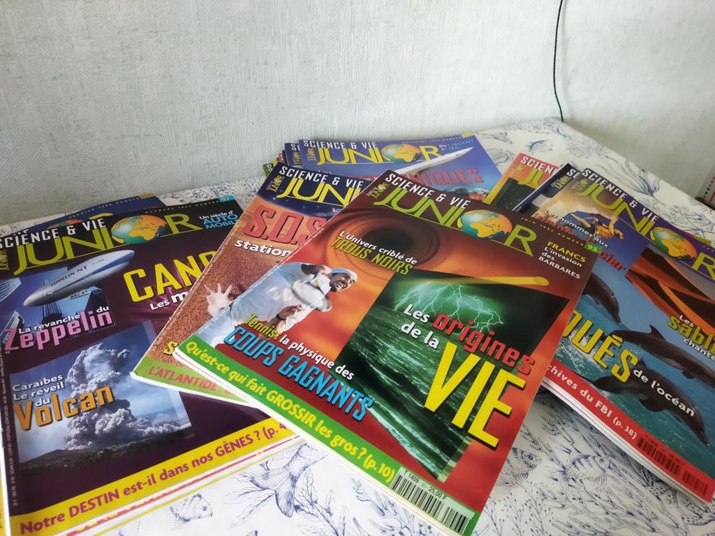 24 revues Sciences et Vie junior, Livres, Enlèvement ou Envoi, Comme neuf