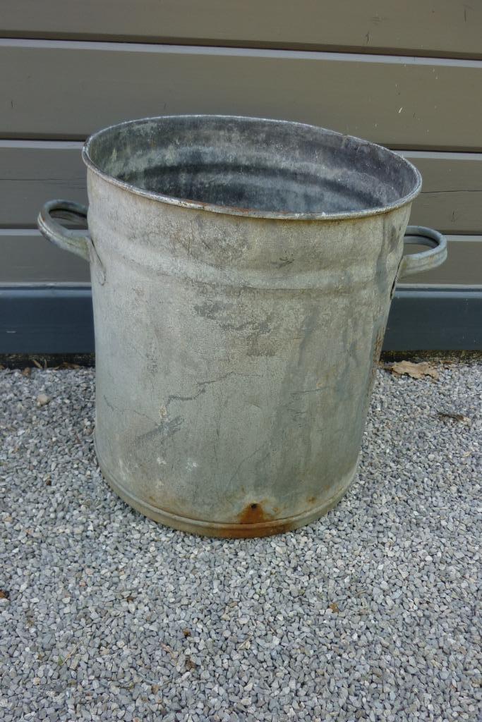 Zinken kuip te gebruiken als bloembak, Gebruikt, Rond, Ophalen of Verzenden, Balkon