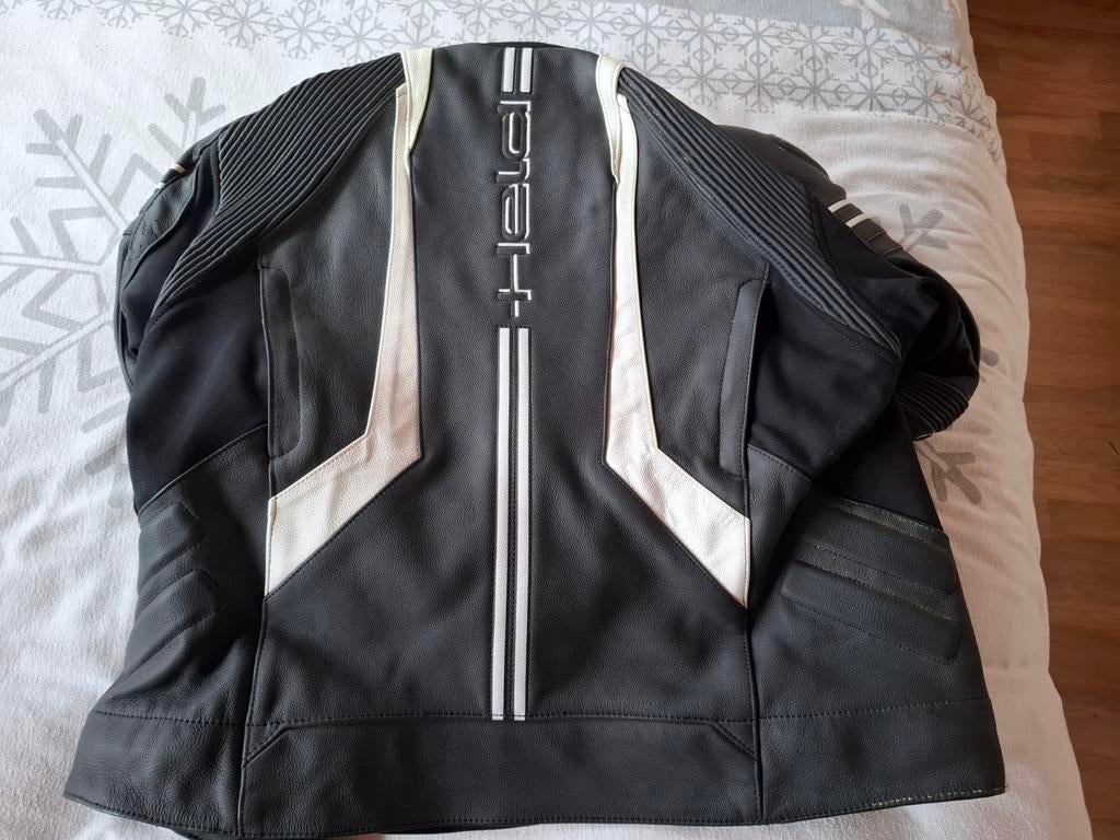 combinaison moto 2 pièces en cuir l'état est neuf, Motos, Enlèvement