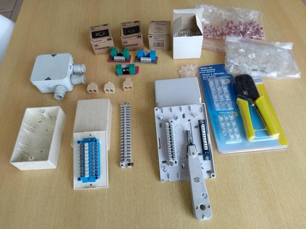 pièces et accessoires télécom + répartiteur TV, Télécoms, Téléphonie mobile | Accessoires & Pièces, Comme neuf, Autres marques