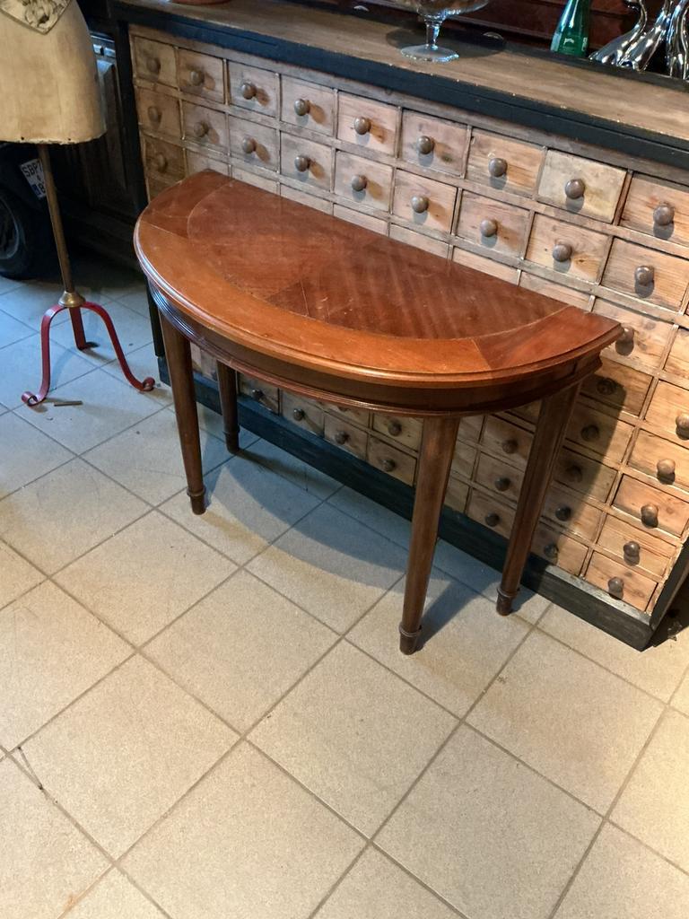 Mooie halfronde acajou tafel, Ophalen