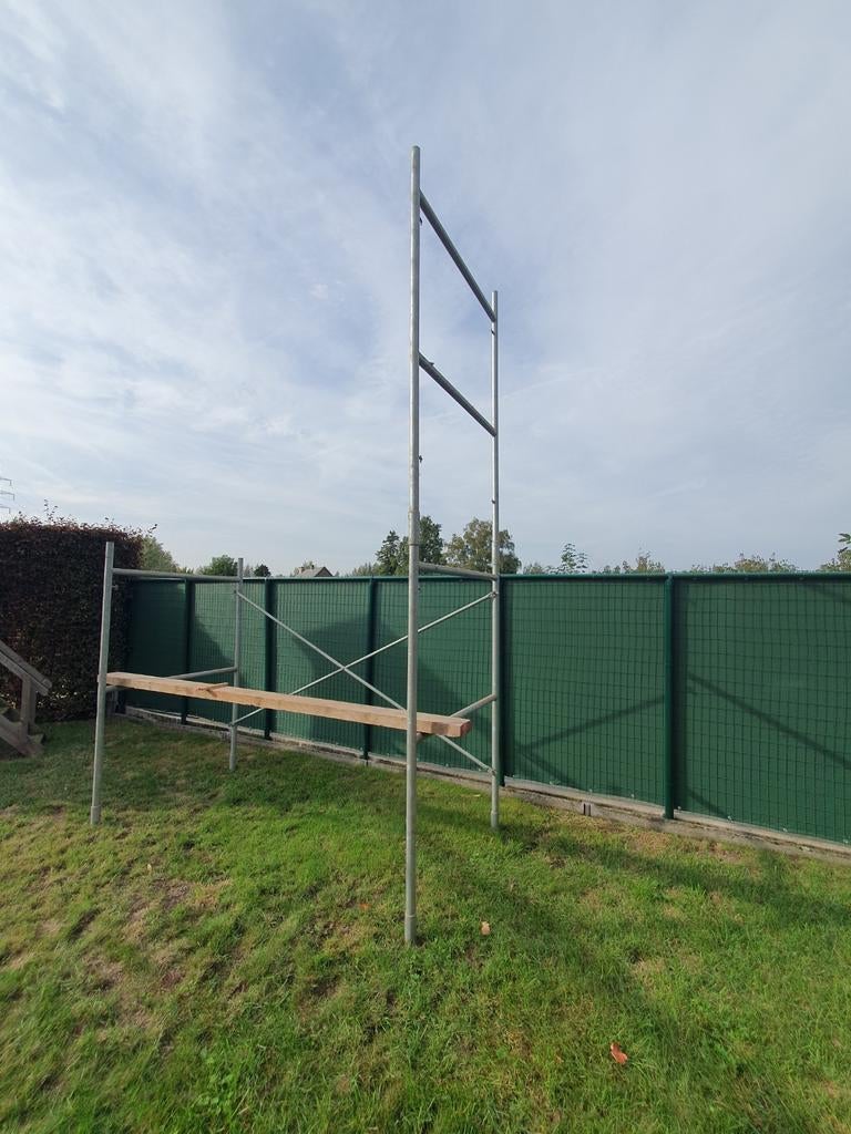 Stelling / steiger + baddings, Doe-het-zelf en Bouw, Ophalen, Zo goed als nieuw, Gevelsteiger