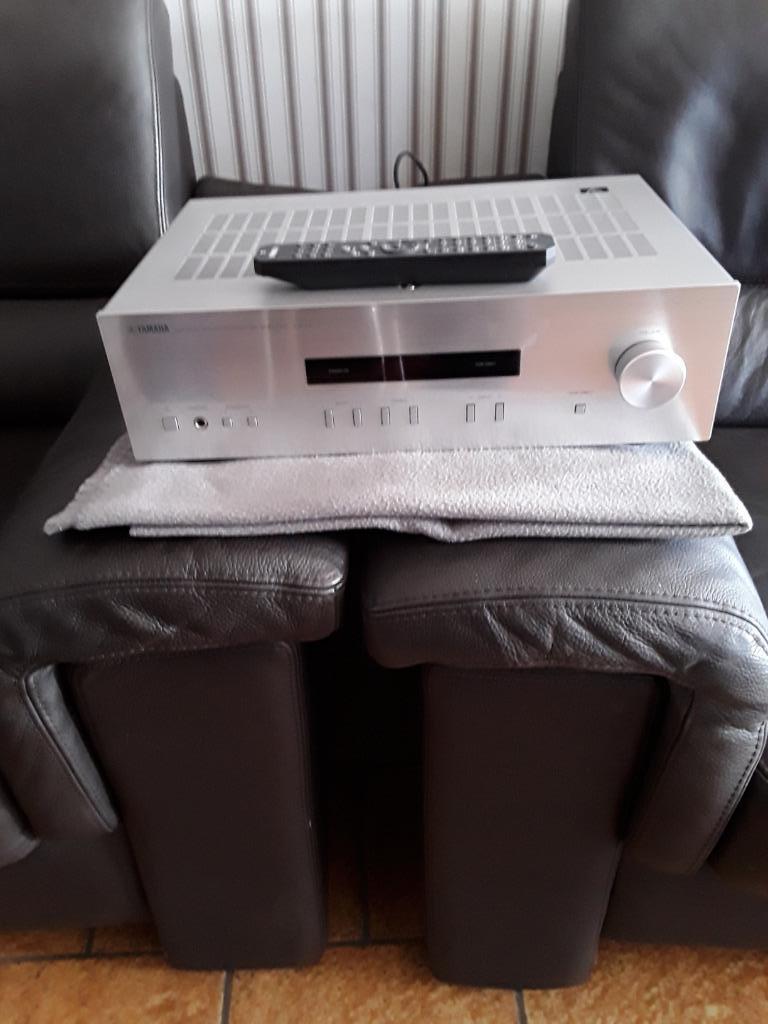 Amplificateur YAMAHA avec 2 haut-parleurs, Enlèvement, Comme neuf, Stéréo, Yamaha