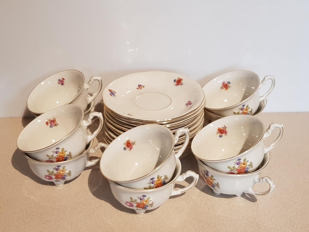 Koenigszelt antiek vintage 10 kopjes en 12 ondertassen, Antiek en Kunst, Ophalen