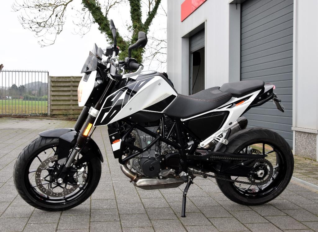 KTM 690 Duke, 693 cc, Motorrijbewijs A, Bedrijf, Sportuitlaat