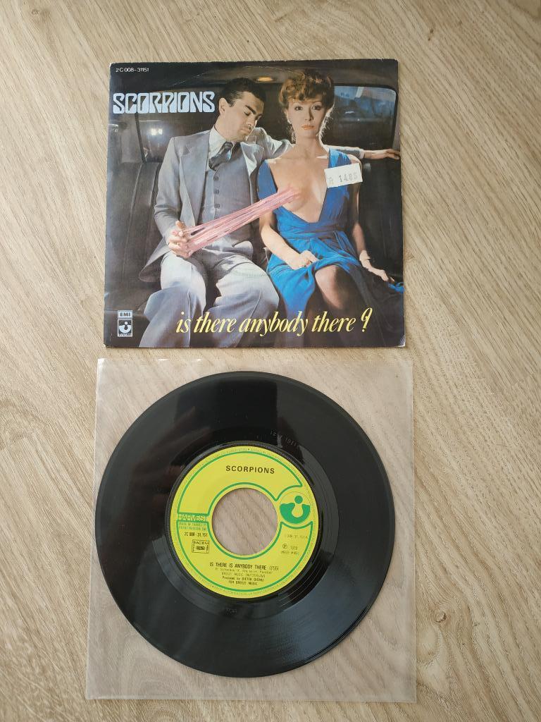 SCORPIONS   is there anybody, CD & DVD, Enlèvement ou Envoi, Comme neuf, Rock and Roll