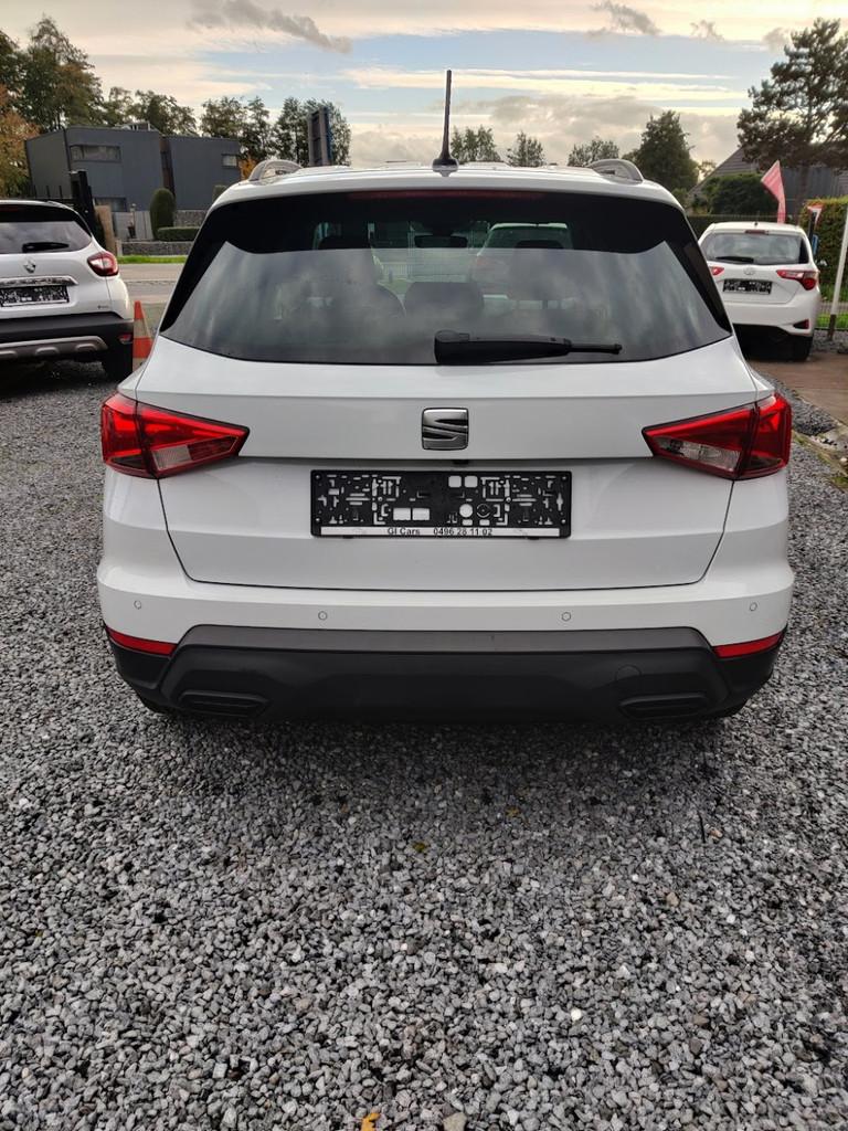 SEAT Arona Arona TSI 95pk *NAVI*APP*NIEUWE STAAT*, Autos, Seat, Achat, Entreprise, Boîte manuelle, Noir