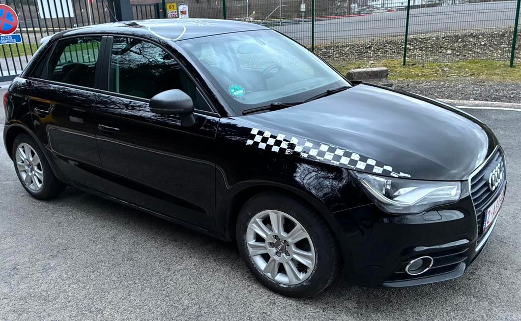 Audi a 1 GPS- klaar om geregistreerd te worden, Auto's, Stof, A1, 4 cilinders, Zwart