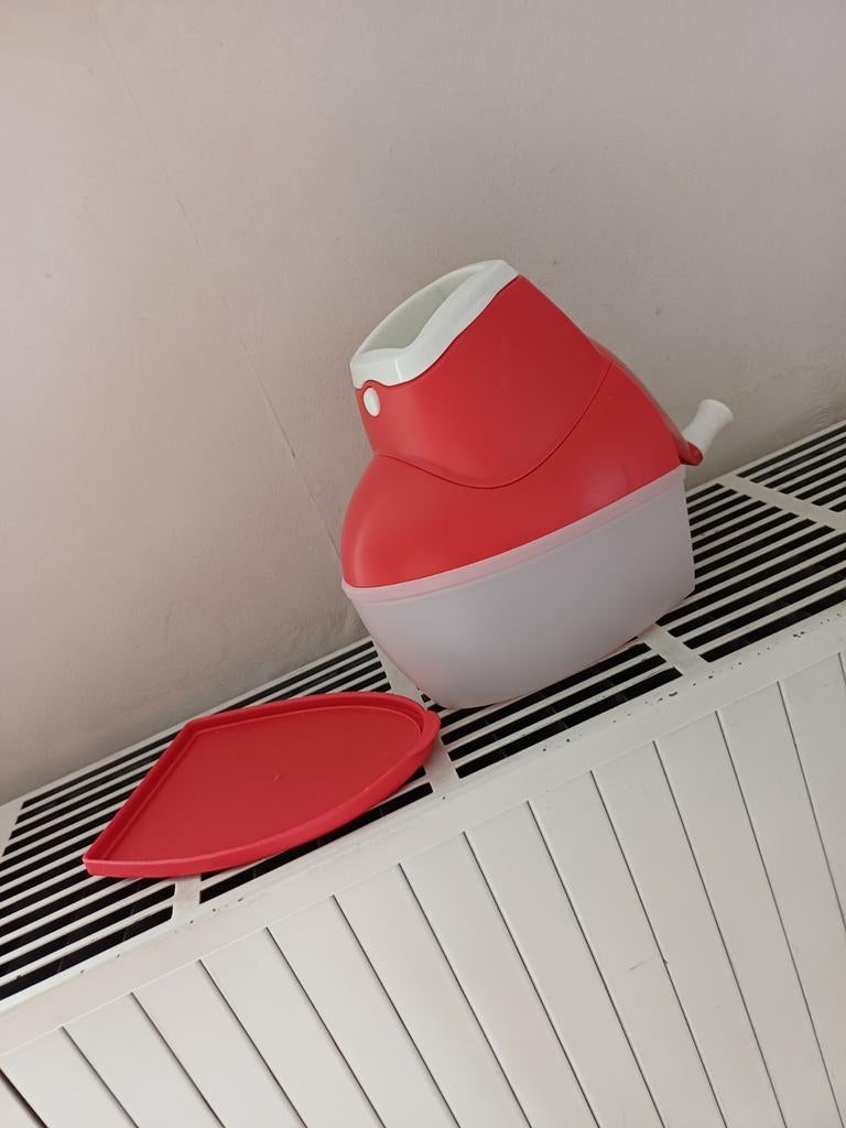 moulin à fromage Tupperware en parfait état, Enlèvement ou Envoi, Comme neuf, Rouge, Autres types