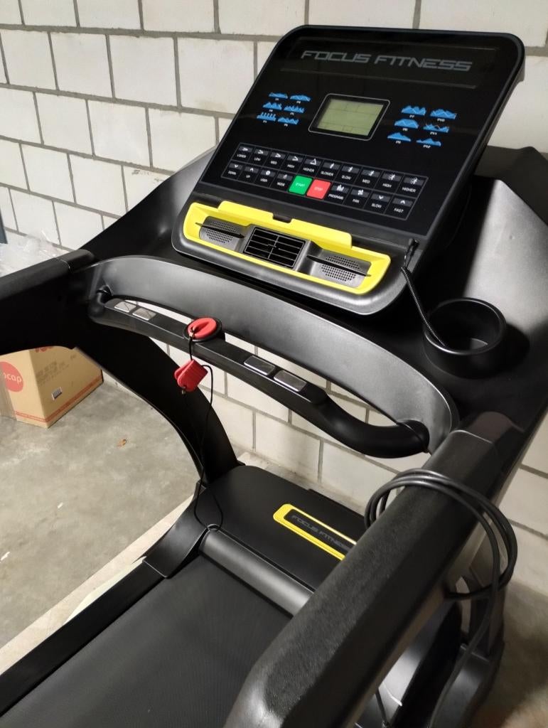 Prachtige professionele loopband focus Fitness senator i+, Sport en Fitness, Ophalen, Nieuw, Benen, Loopband