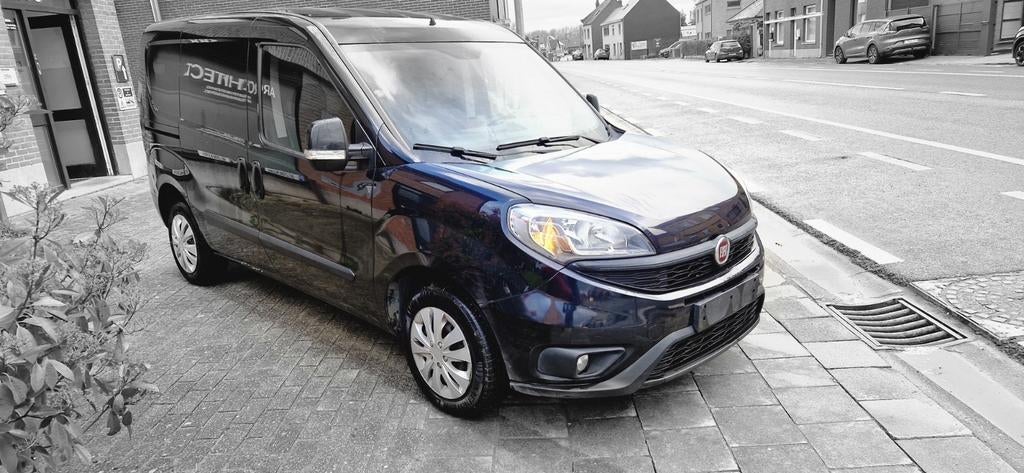 FIAT DOBLO 3 ZITPLAATSEN EURO6B TEL 0491873914, Auto's, Bestelwagens en Lichte vracht, Voorwielaandrijving, 4 deurs, Stof, 4 cilinders