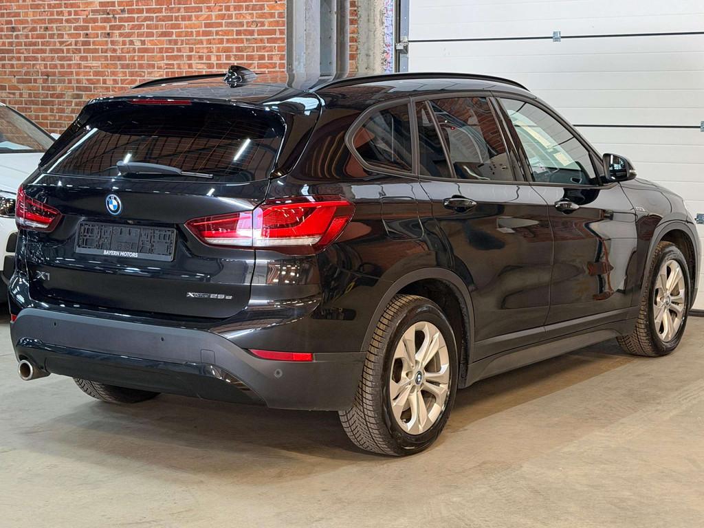 BMW X1 1.5iA xDrive25e Navi LED Plug in Hybride Garantie, Auto's, BMW, Stof, Gebruikt, Zwart, 5 zetels