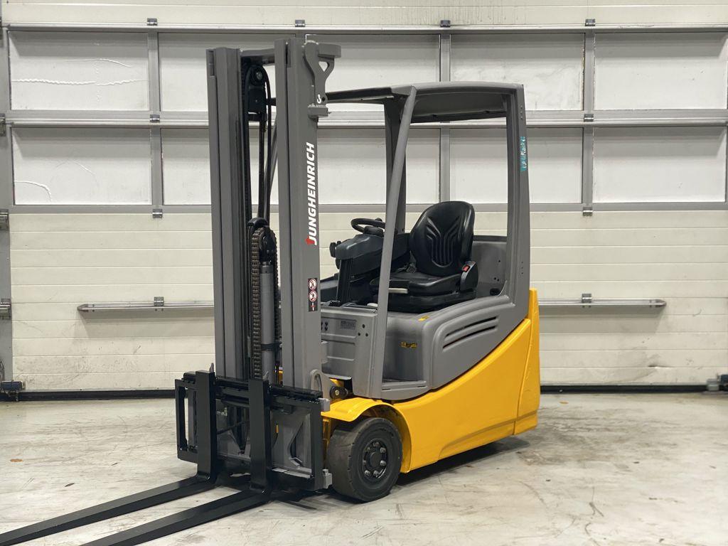 Jungheinrich EFG216, Articles professionnels, Machines & Construction | Chariots élévateurs & Transport interne, Chariot élévateur pour allées étroites