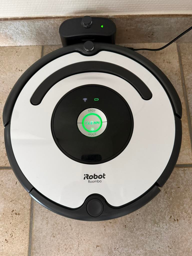 Robot aspirateur iRobot Roomba 675 – batterie neuve !, Ophalen, Gebruikt, Reservoir, Robotstofzuiger