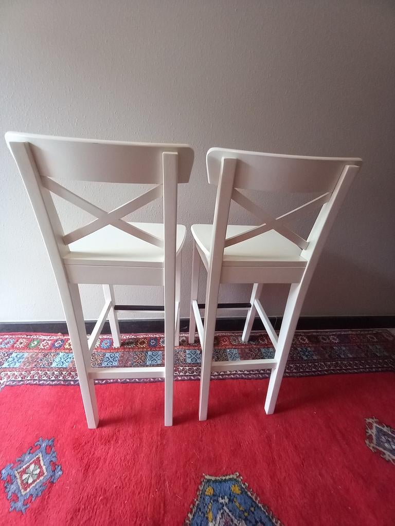 Set van 2 witte Rosentorp ikea barkrukken, Ophalen, Hout