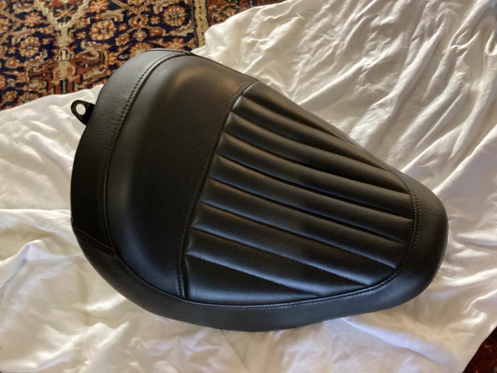 Harley solo zadel : Slim 18-22, Motoren, Ophalen, Gebruikt