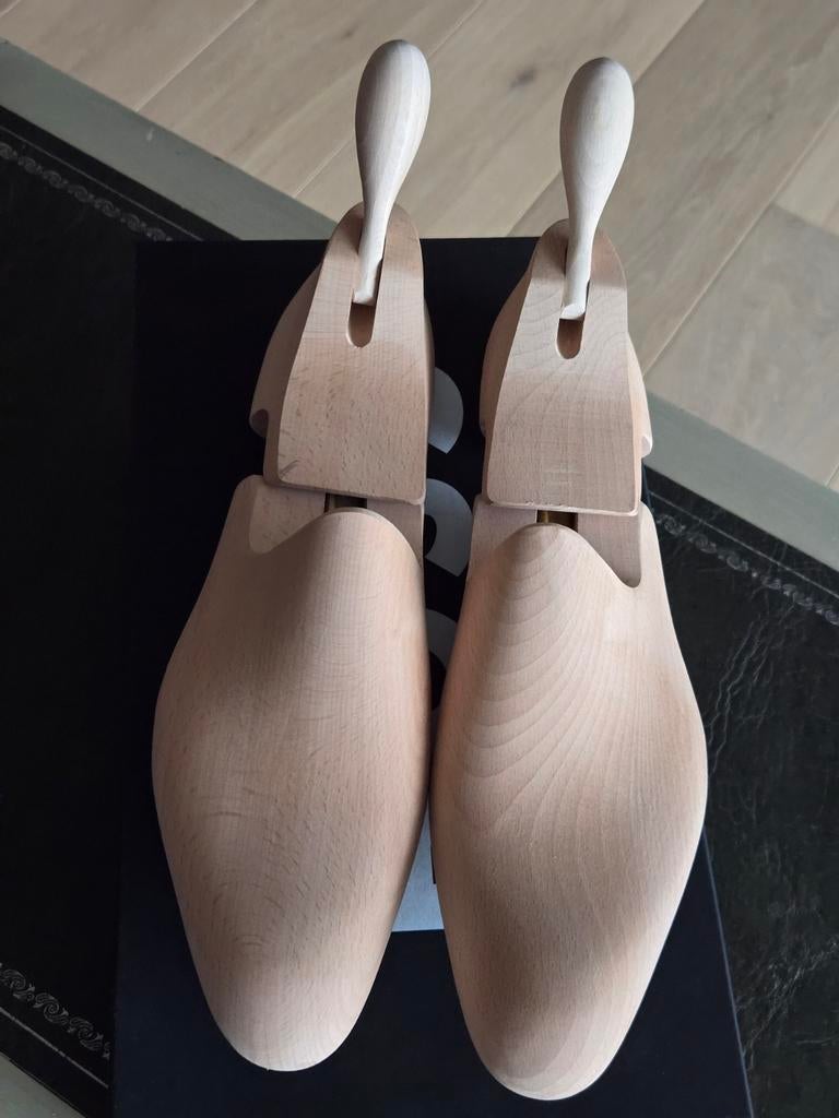 Une paire de luxueux cadres à chaussures en bois massif, Neuf, Enlèvement ou Envoi, Autres couleurs, Massief hout