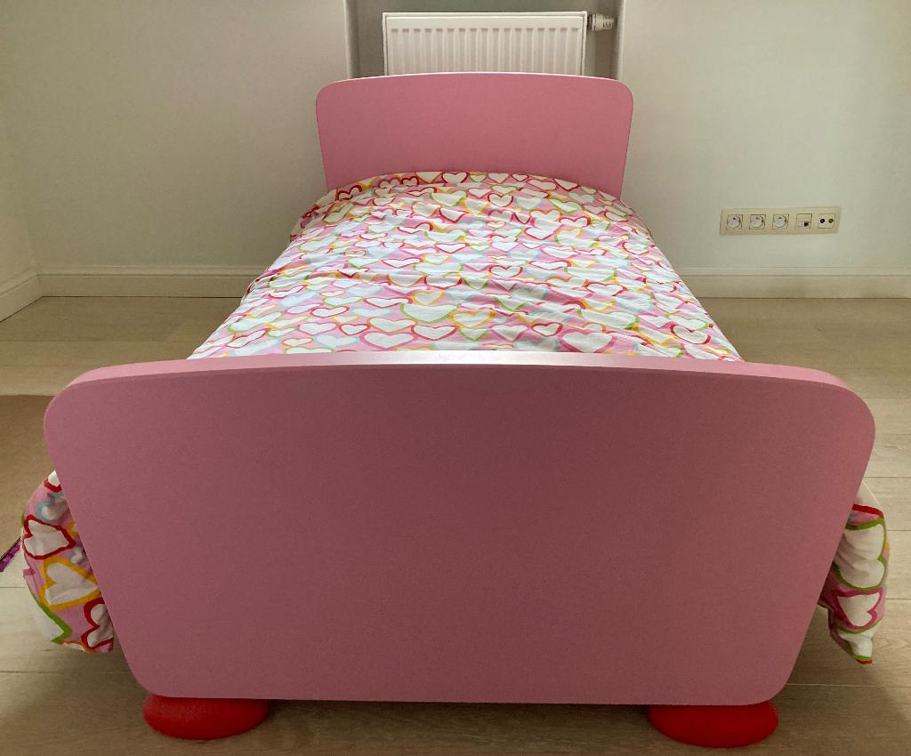 Kleurrijk kinderbedje, Ophalen, 85 tot 100 cm, Gebruikt, Lattenbodem