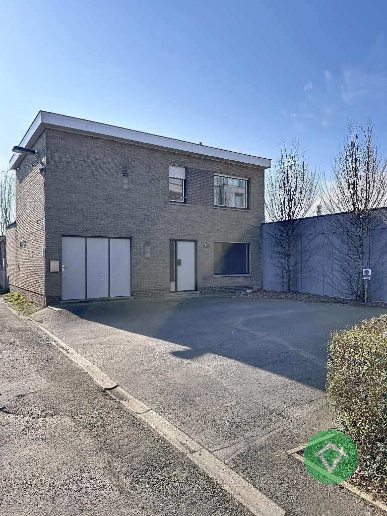 Woning met 3 slaapkamers en garage te Lichtervelde, Province de Flandre-Occidentale, Lichtervelde, 144 m², 500 à 1000 m²