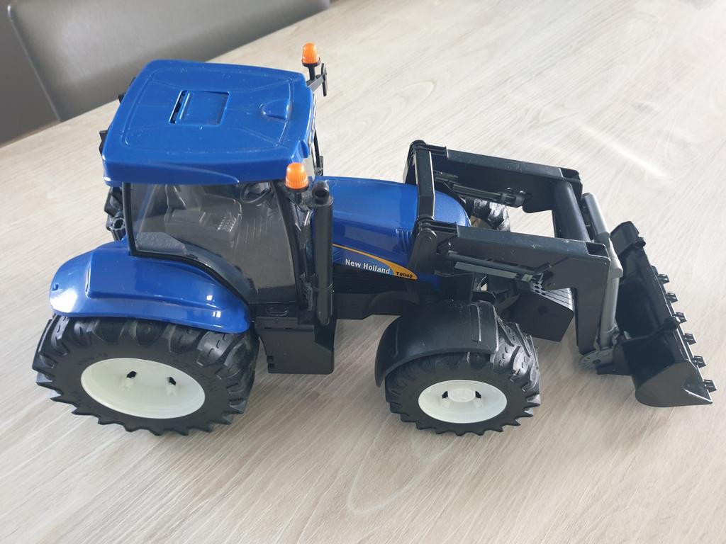 Tracteur Bruder avec chargeur frontal